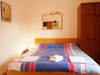 Kate Apartman *